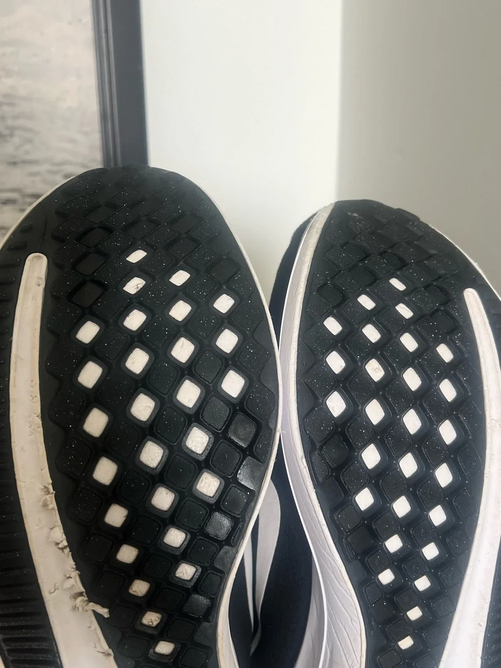 Nike Men's Air Winflo 10 Black/White Was worn once